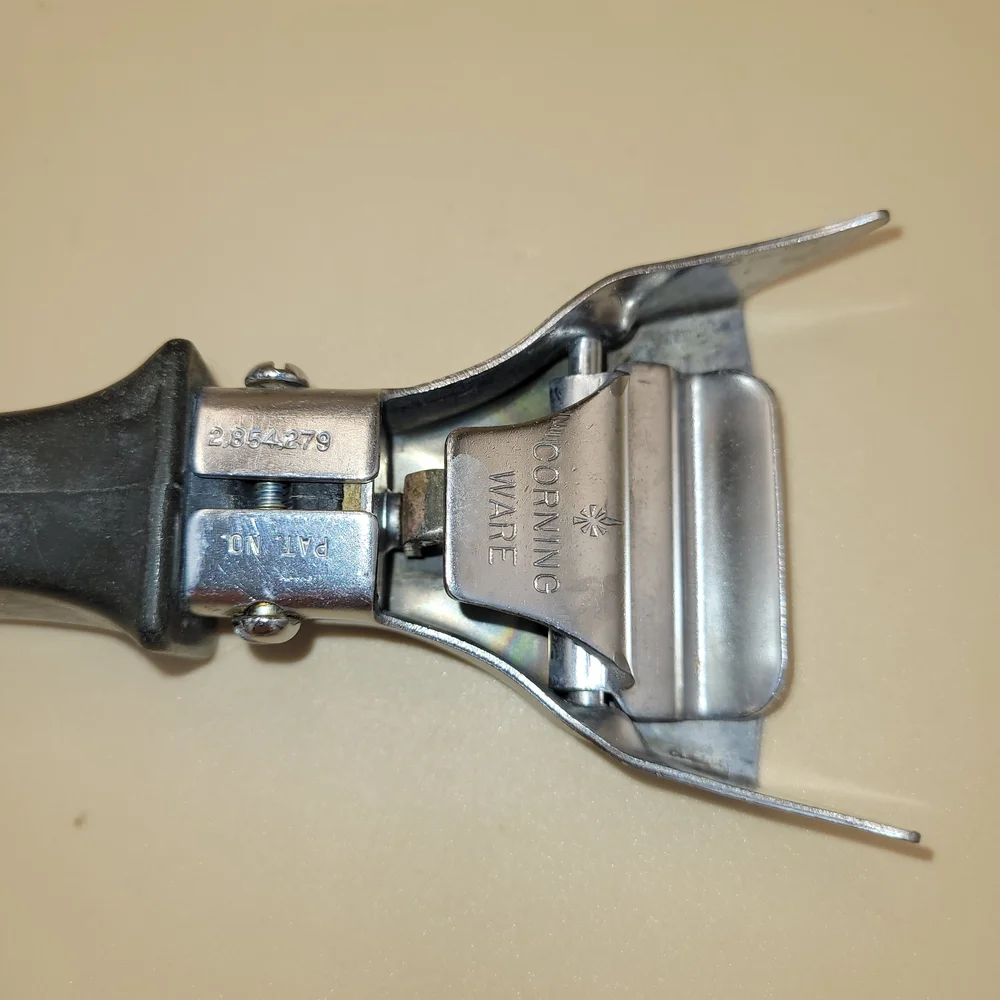 Vintage Corning Ware Black Twist Detachable Lock On Pot Casserole Handle/Holder